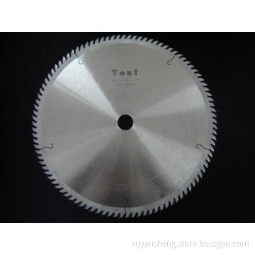 Solid wood cross cutting saw blade